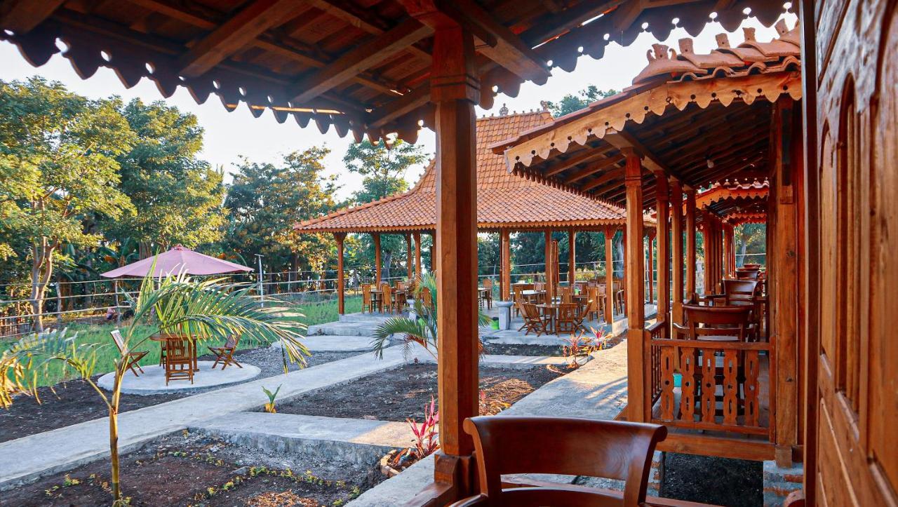 Villa Parlezo Lengkoajang Esterno foto